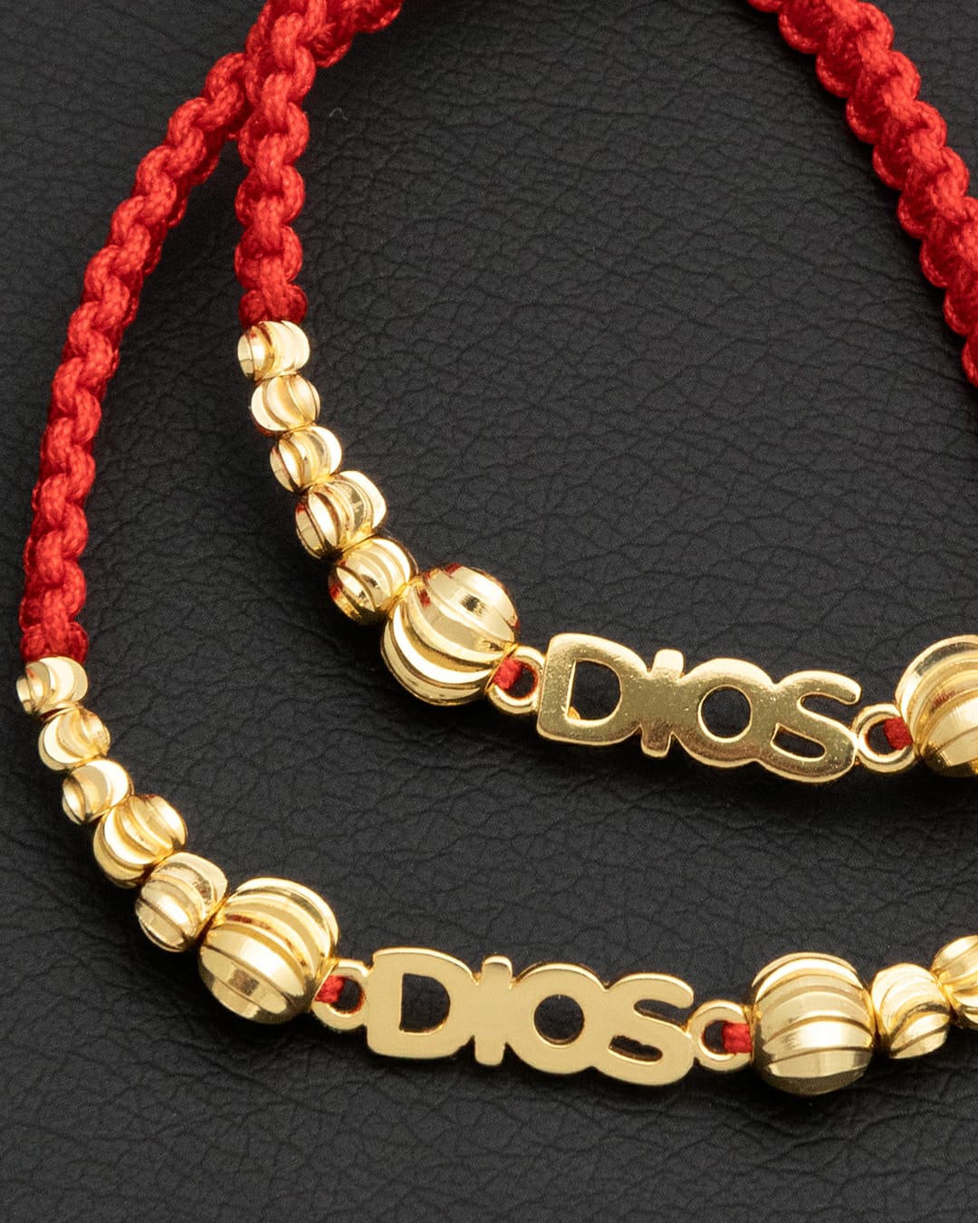 Dios bracelet with 3,4 and 6mm Italian beads red