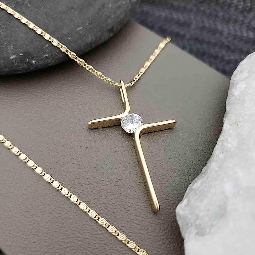 Crystal zircon cross pendant 3cm